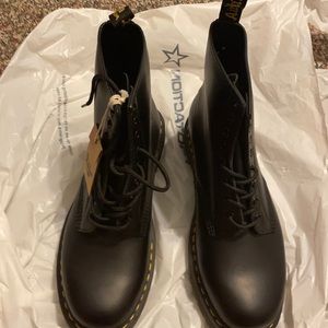 NWT w/ Box Dr. Martens Smooth Black Leather Boots